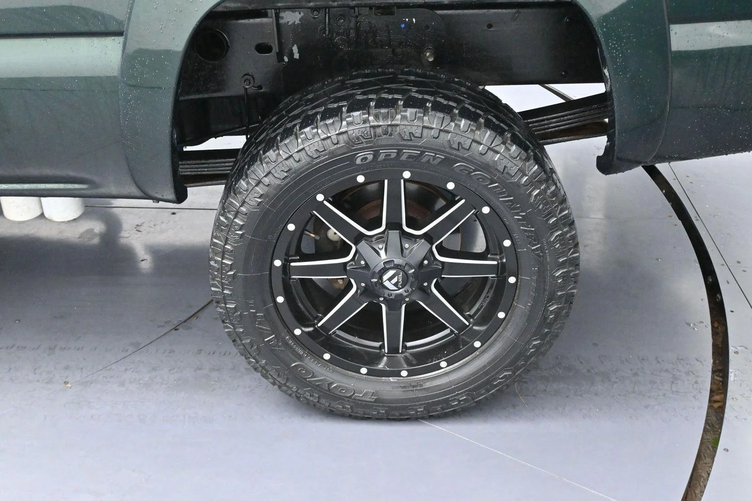 Used 2005 Dark Green Metallic Chevrolet LS image 22