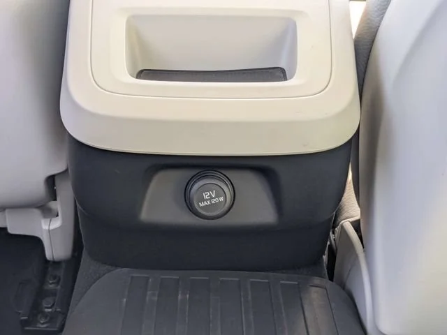 Used 2019  Volvo Momentum image 13