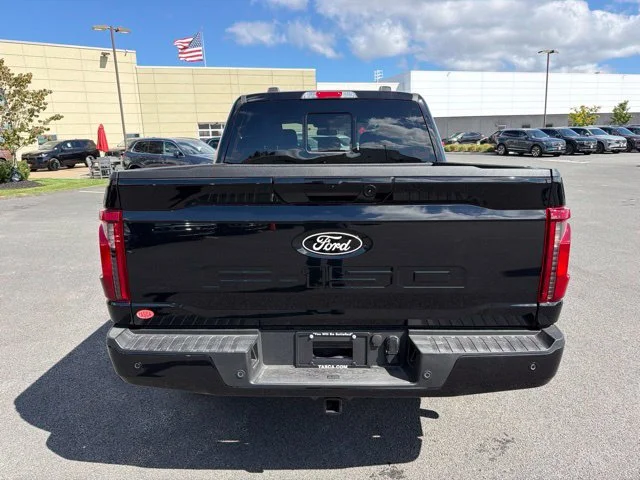 New 2026 Agate Black Metallic Ford XLT image 4
