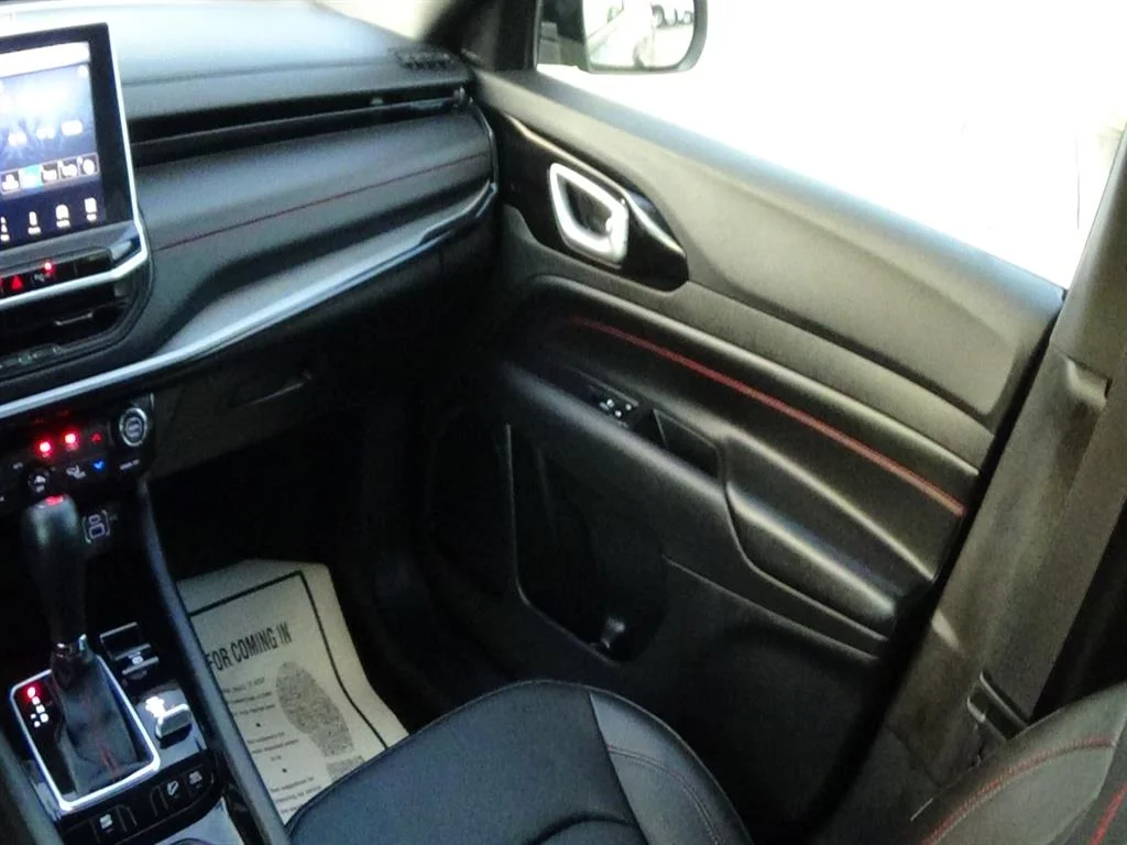 Used 2024 Baltic Gray Metallic Clear Coat (pas) Jeep Trailhawk image 15