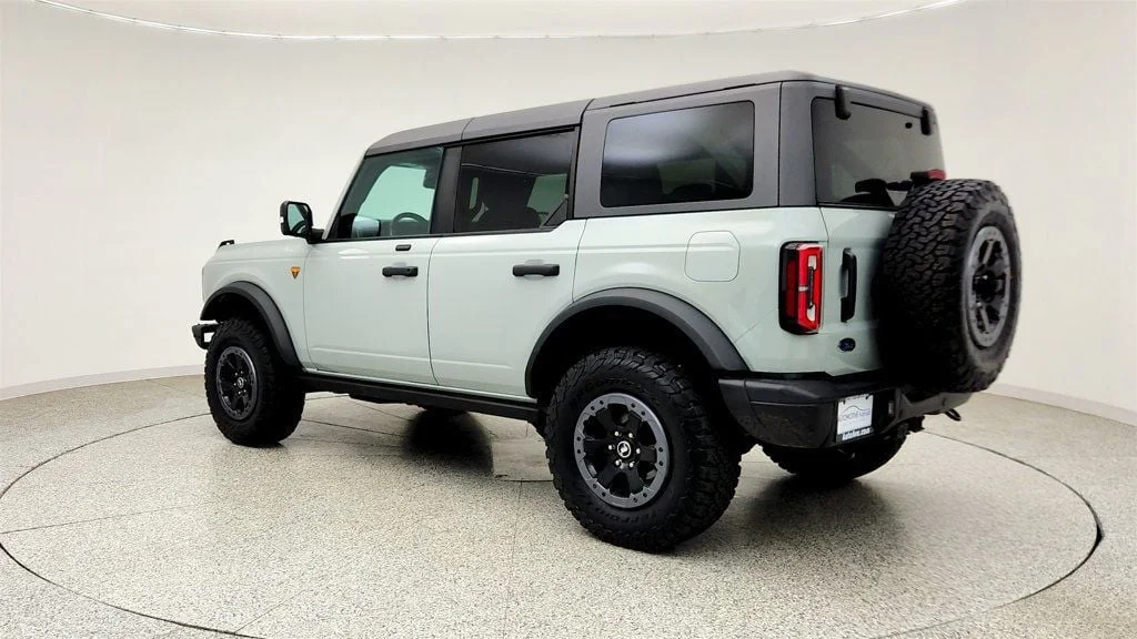 Used 2021 Cactus Gray Ford Badlands 4 Door Advanced 4x4 w/ Sasquatch Pkg & High Pkg image 7