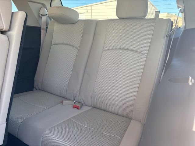 Used 2015 White Dodge SE image 26