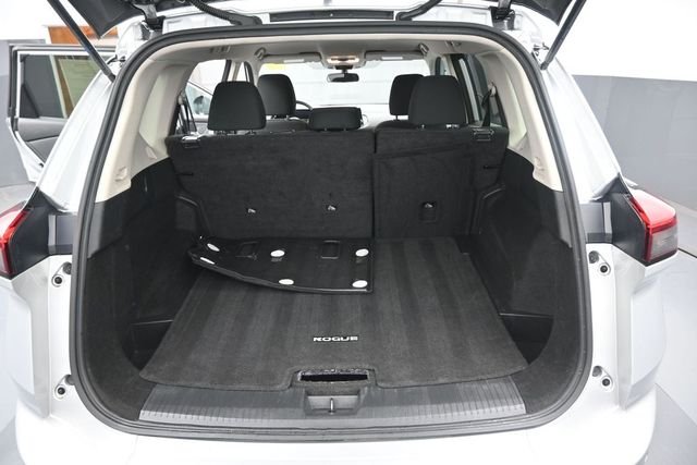 Used 2024 Silver Nissan S image 10