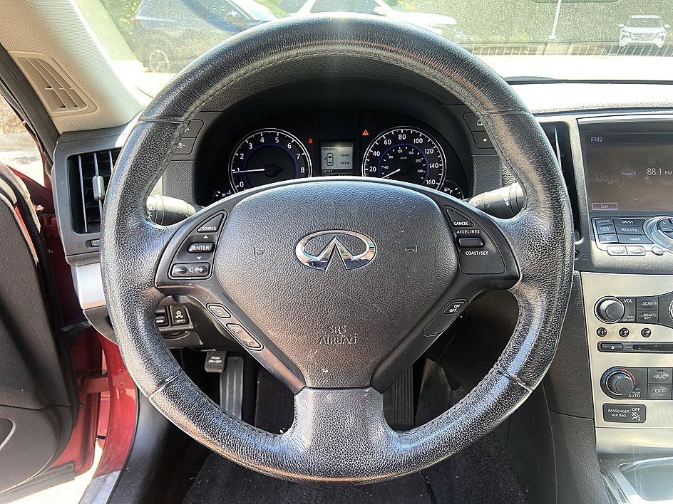 Used 2014 Venetian Ruby INFINITI Base image 13