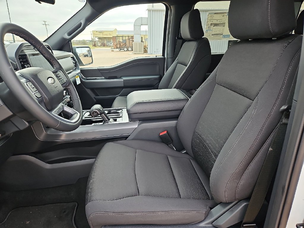 New 2026 Oxford White Ford XLT image 18