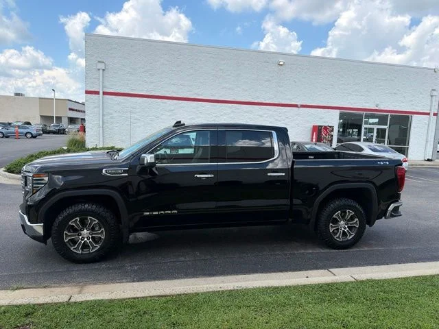 Used 2025 Black GMC SLT image 4