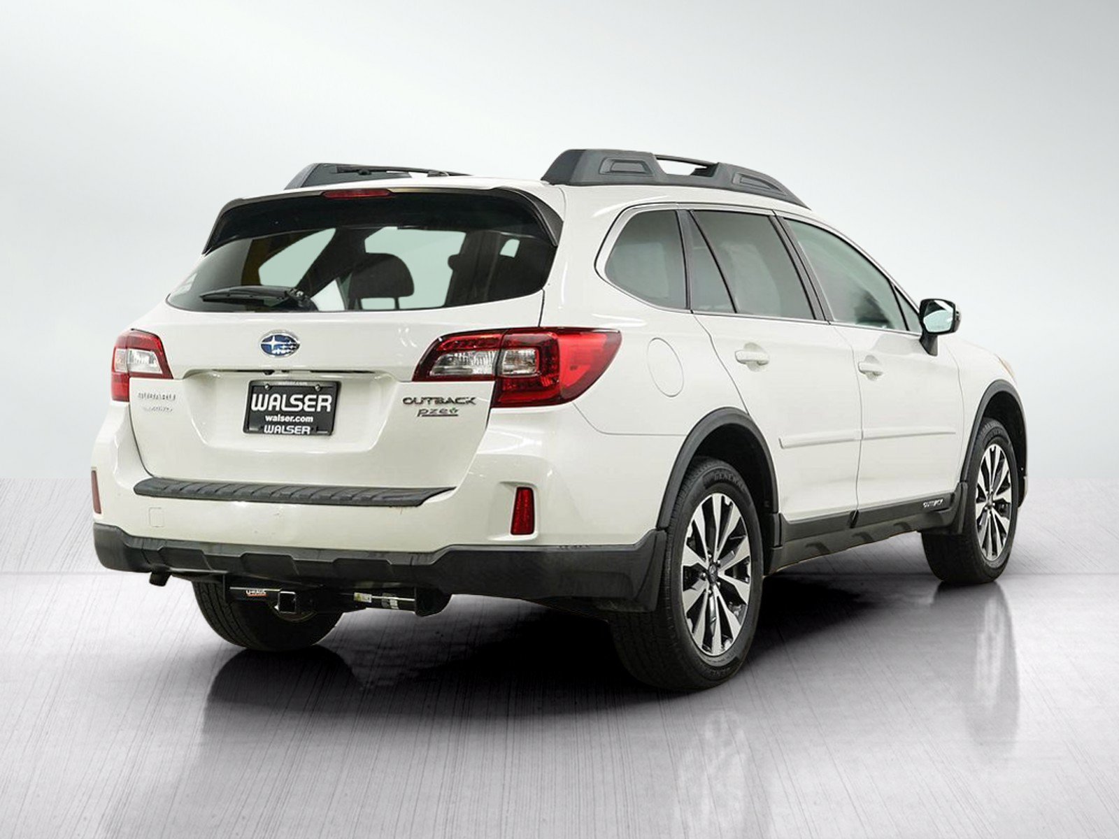 Used 2015 Crystal White Pearl Subaru 2.5i image 5