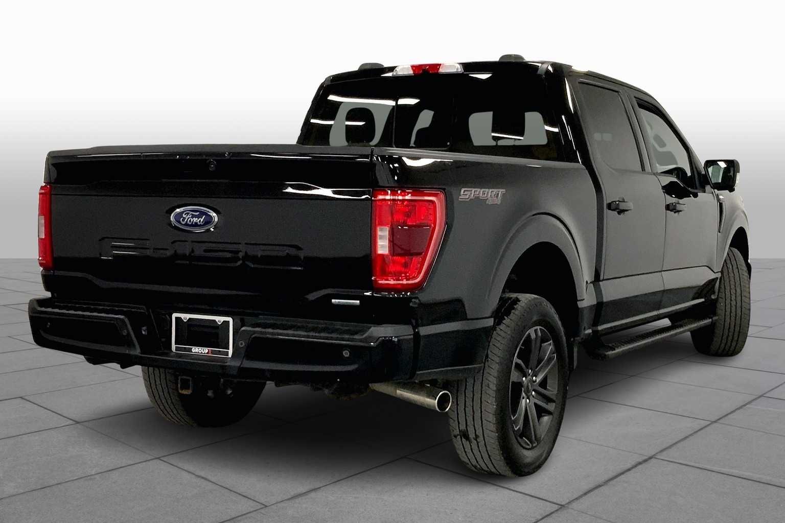 Used 2022 Agate Black Metallic Ford XLT image 12
