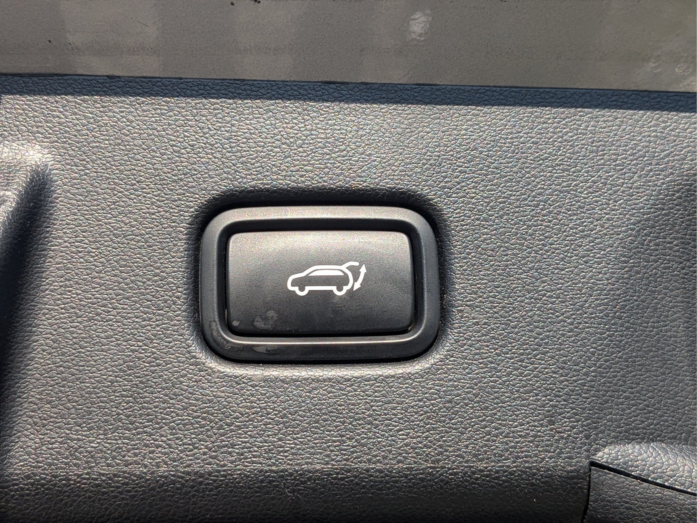Used 2023 Shimmering Silver Hyundai SEL image 11