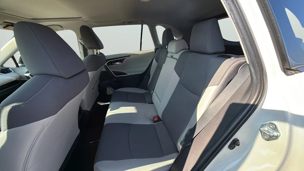 Used 2023 White Toyota XLE image 25