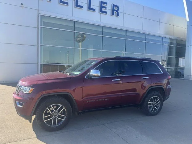 Used 2021 Velvet Red Pearlcoat Jeep Limited image 3