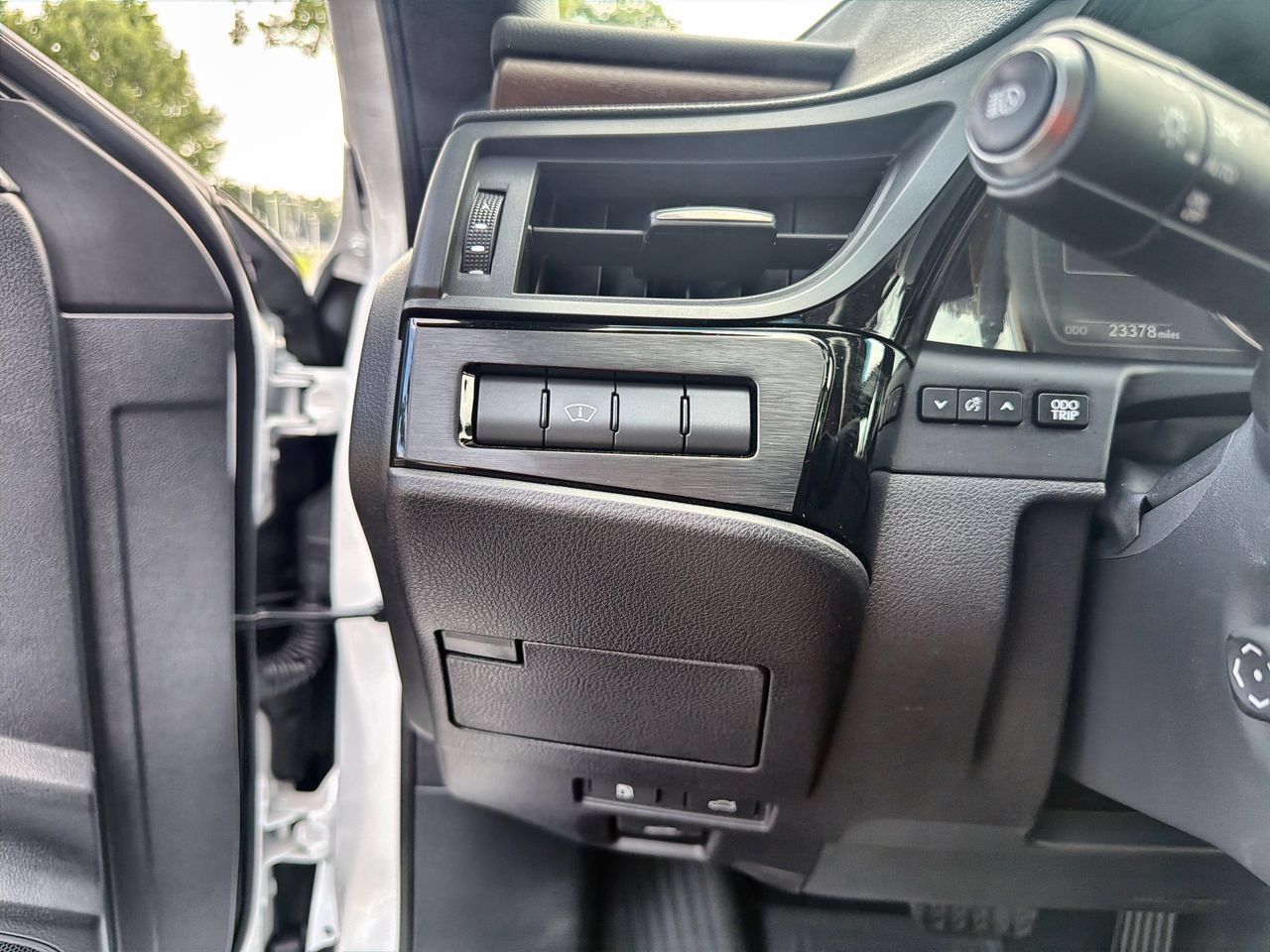Used 2024 White Lexus Luxury image 15