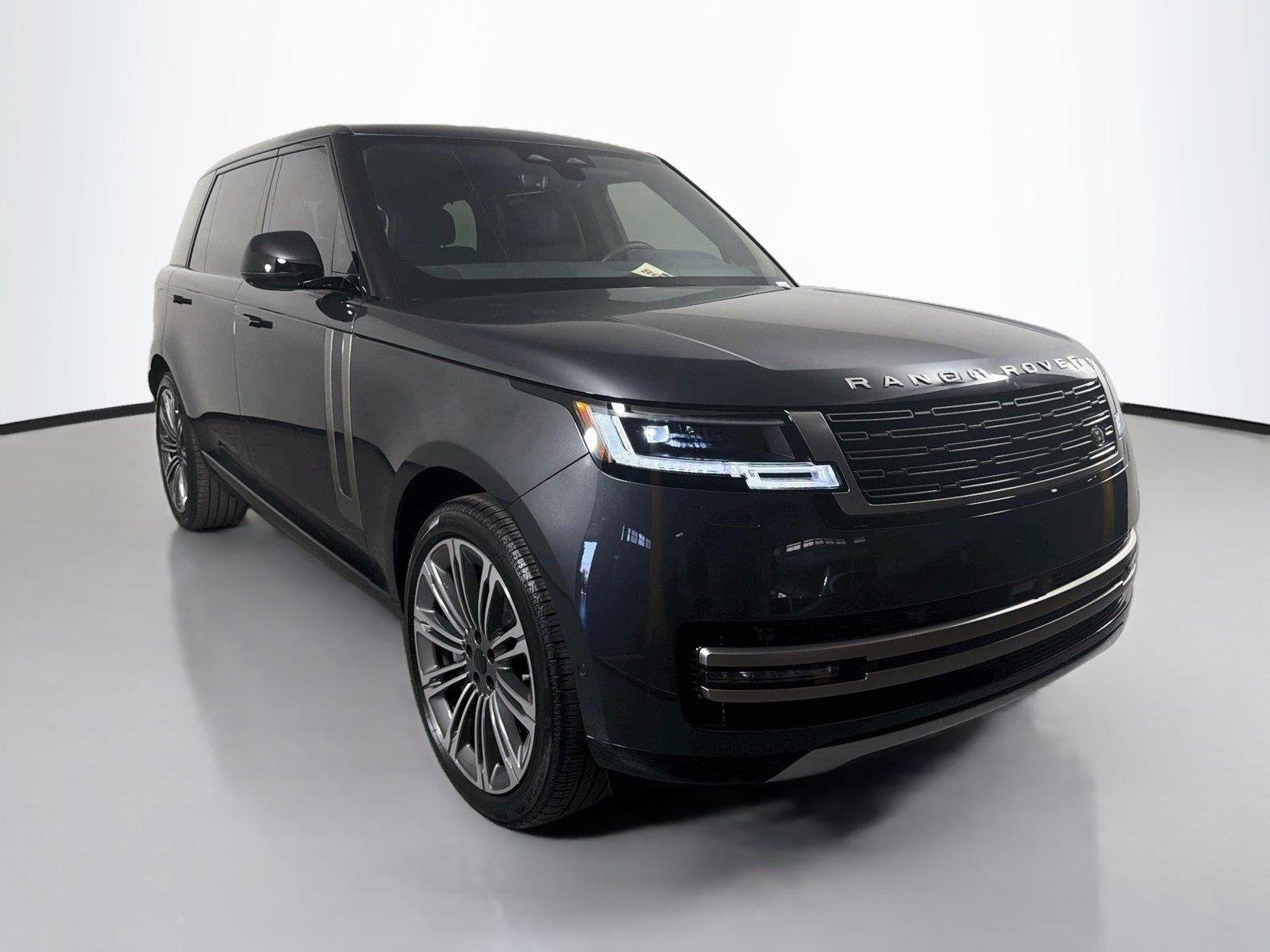 2026 Land Rover Range Rover SE - Photo 3