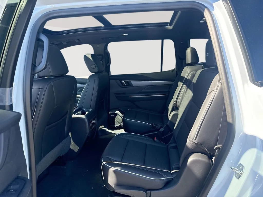 New 2026 Iridescent White Tricoat Buick Sport Touring image 26