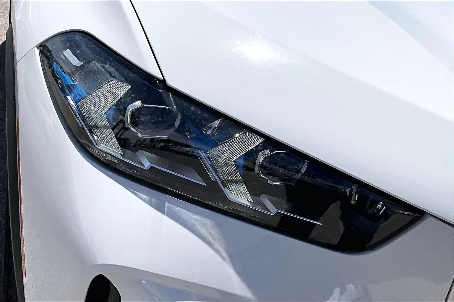 New 2026 Alpine White BMW sDrive40i image 13
