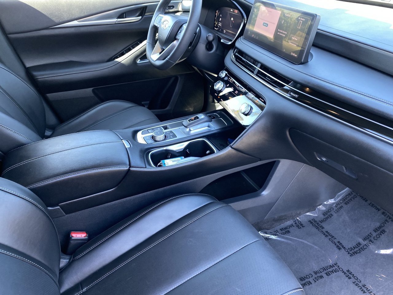 Certified Used 2027 Harbor Gray INFINITI LUXE image 9