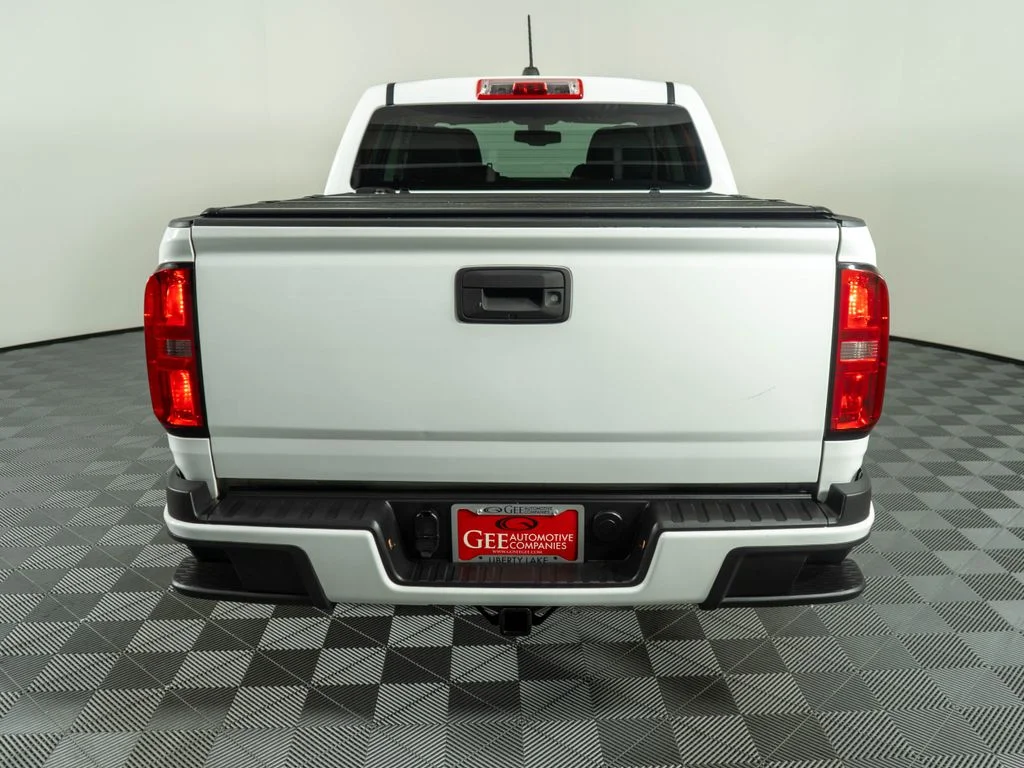 Used 2015 White Chevrolet Z71 image 5