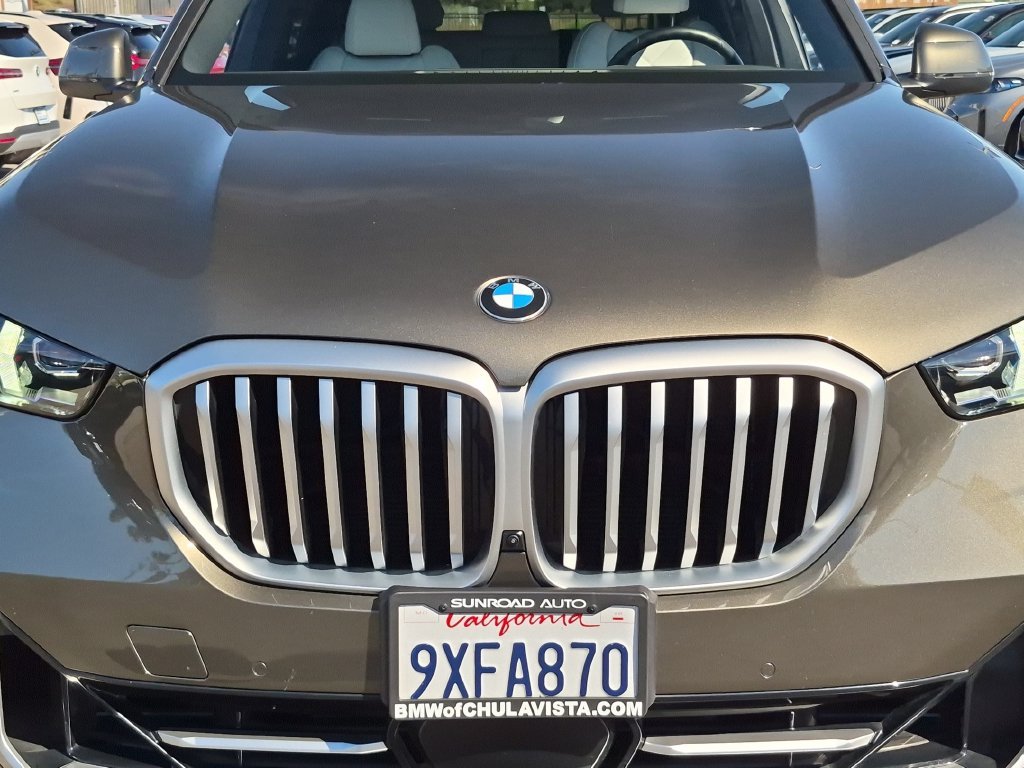 Used 2026 Green BMW sDrive40i image 5