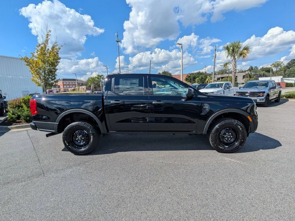 New 2026 Shadow Black Ford XL image 3
