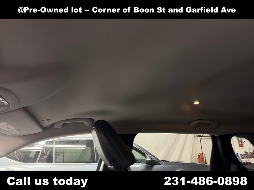 Used 2019 Silver Jeep Latitude Plus image 11