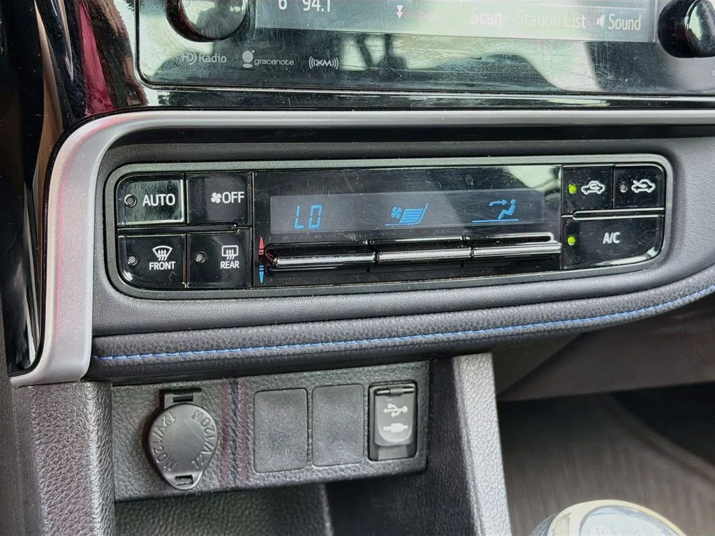 Used 2017 Slate Metallic Toyota L image 15