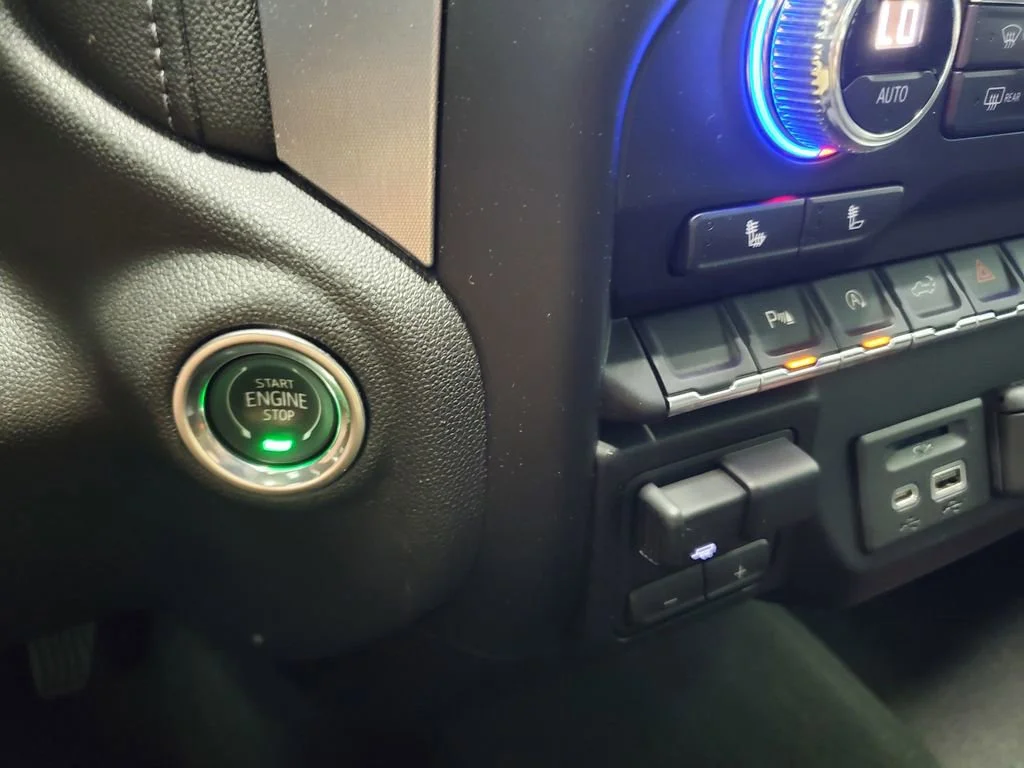Used 2020 PACIFIC BLUE METALLIC GMC SLE image 18