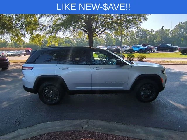 Used 2025 Silver Jeep Trailhawk 4xe image 6