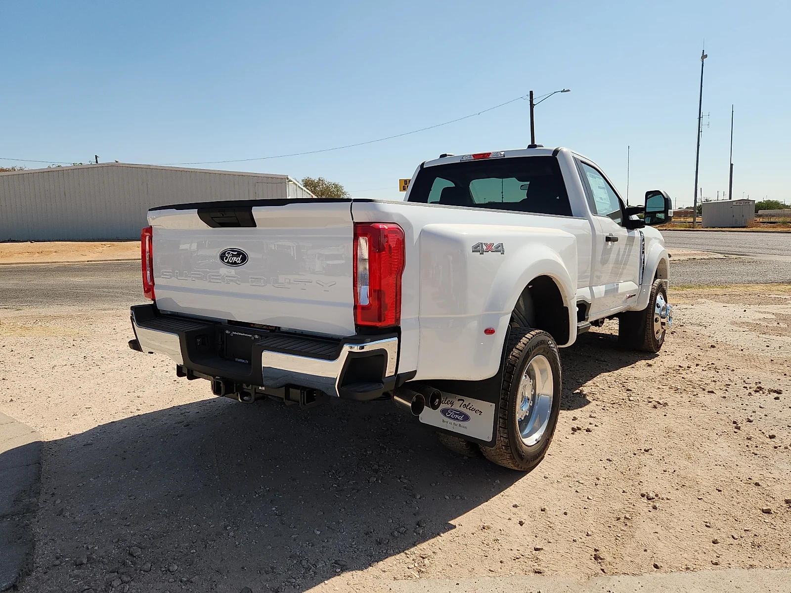 New 2027 Oxford White Ford XLT image 7