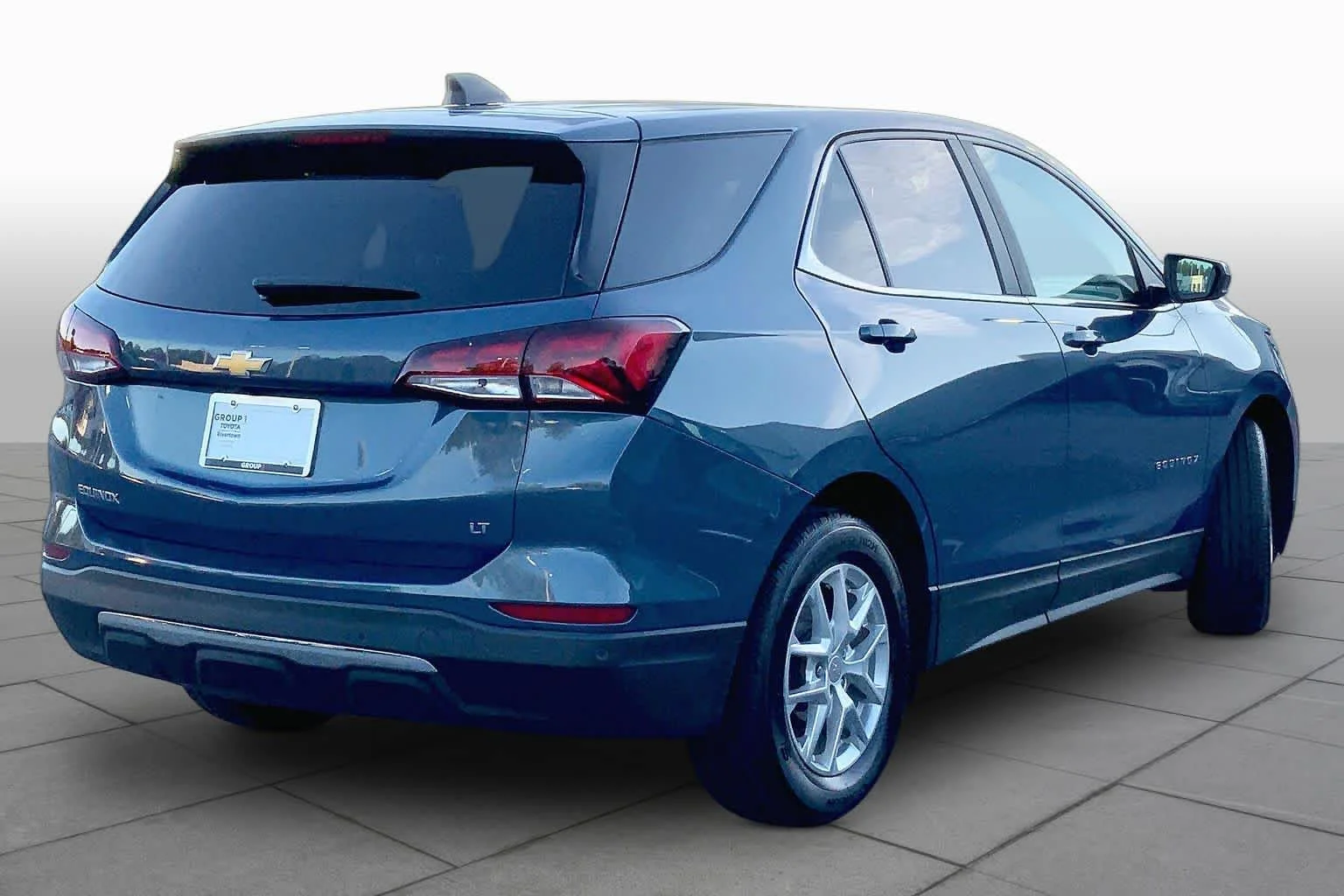Used 2024 Lakeshore Blue Metallic Chevrolet LT image 12