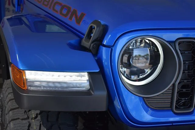 New 2026 Hydro Blue Pearl-Coat Exterior Paint Jeep Rubicon X image 9