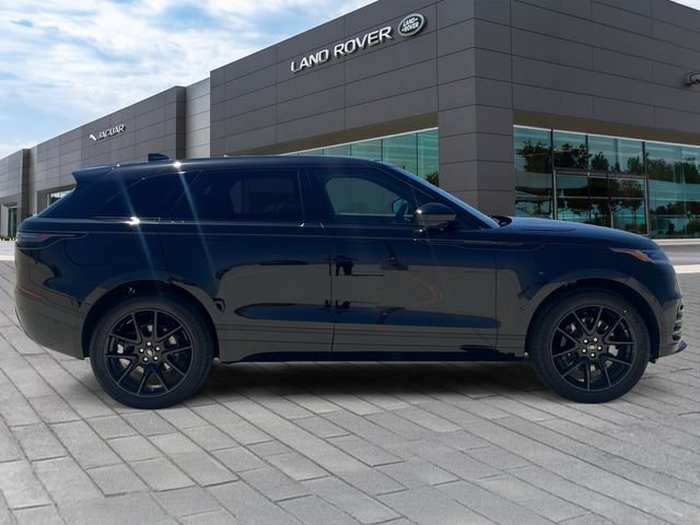 New 2026 Santorini Black LAND ROVER Dynamic SE image 6