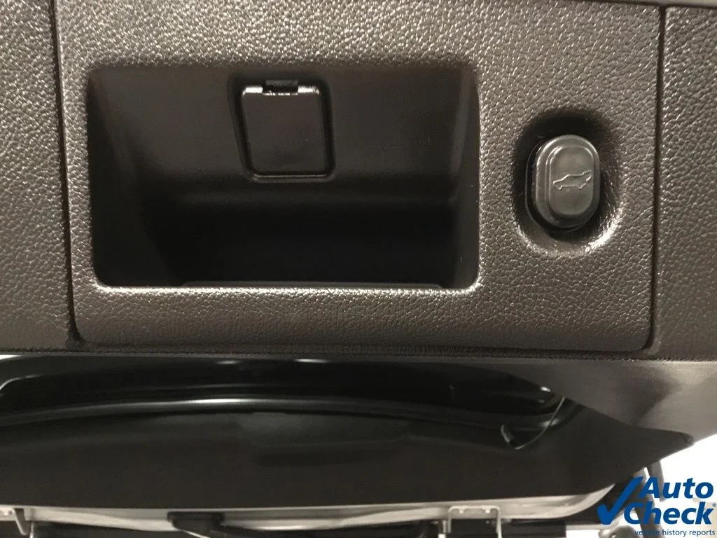 Used 2017 Silver Chevrolet LT image 13