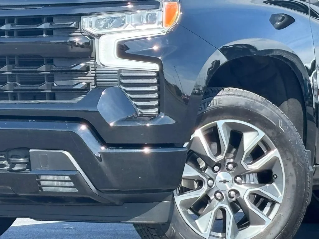 Used 2025 Black Chevrolet RST image 4