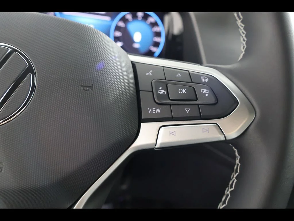 New 2026 Black Volkswagen 2.0T SE w/Technology image 22