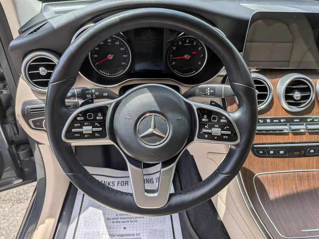 Used 2022  Mercedes-Benz GLC 300 image 16