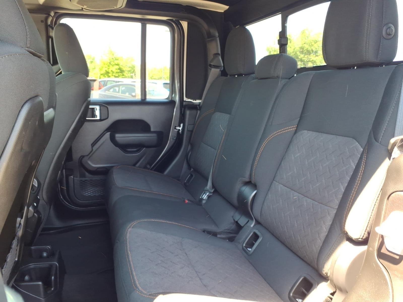 Used 2025 Granite Crystal Metallic Clearcoat Jeep Mojave image 21