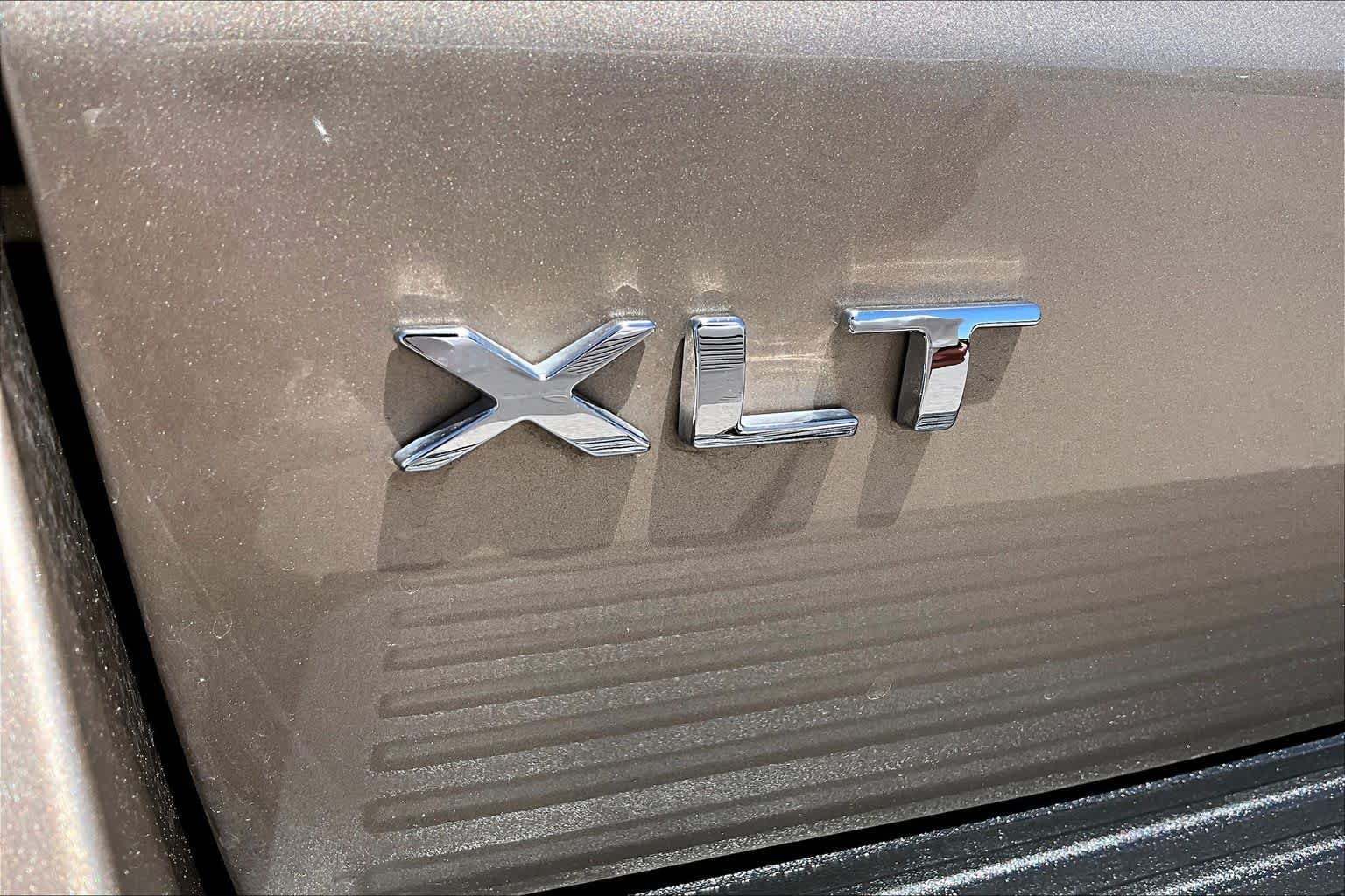 Used 2020 Desert Gold Ford XLT image 29