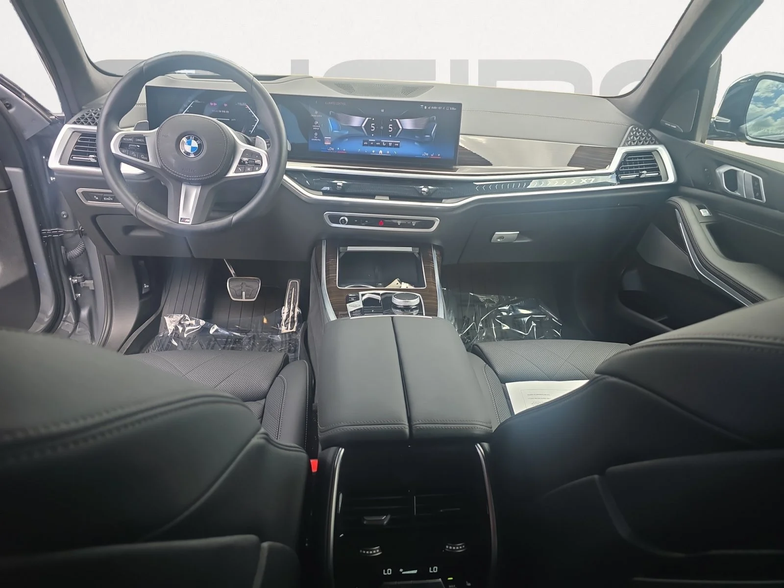 Used 2024 Skyscraper Grey Metallic BMW xDrive40i image 3