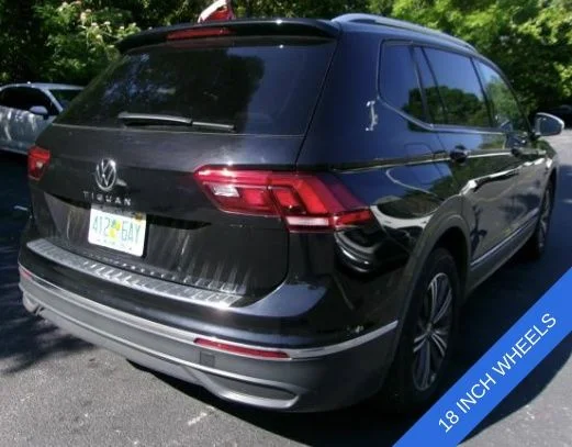 Used 2024 Deep Black Pearl Effect Volkswagen 2.0T Wolfsburg Edition image 7