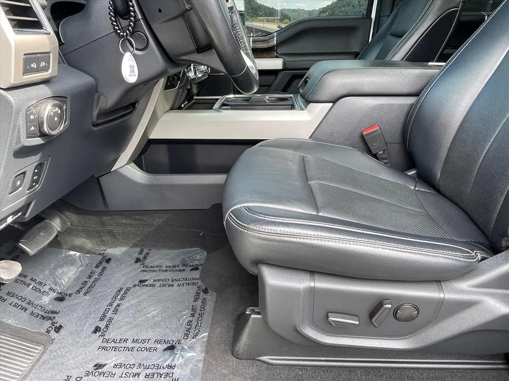 Used 2022 Star White Metallic Tri-Coat Ford LARIAT image 25