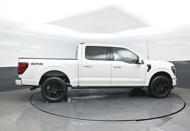 New 2026 Star White Metallic Tri-Coat Ford Platinum® image 3
