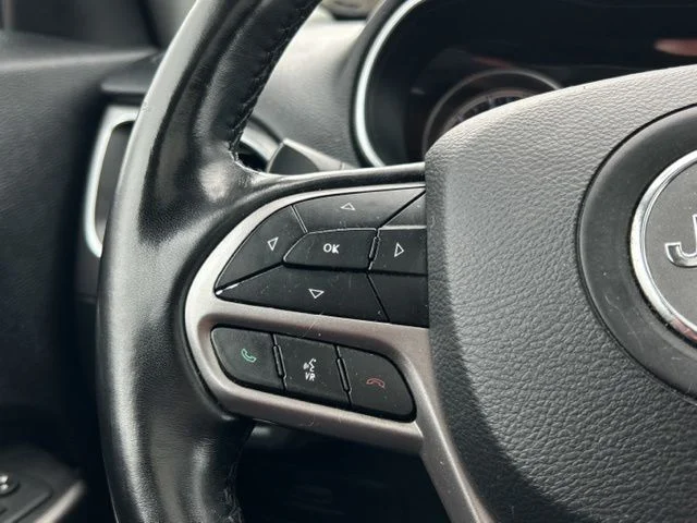 Used 2021 White Jeep Latitude Lux image 40