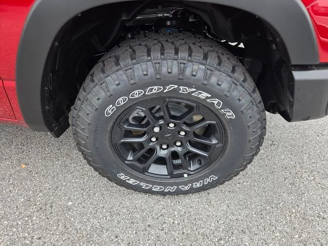 New 2026 Molten Red Pearl-Coat Exterior Paint RAM Rebel image 20
