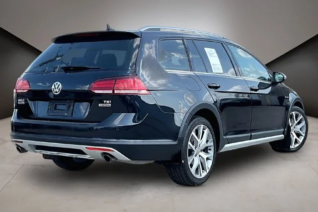 Used 2018 Black Volkswagen TSI SEL image 6