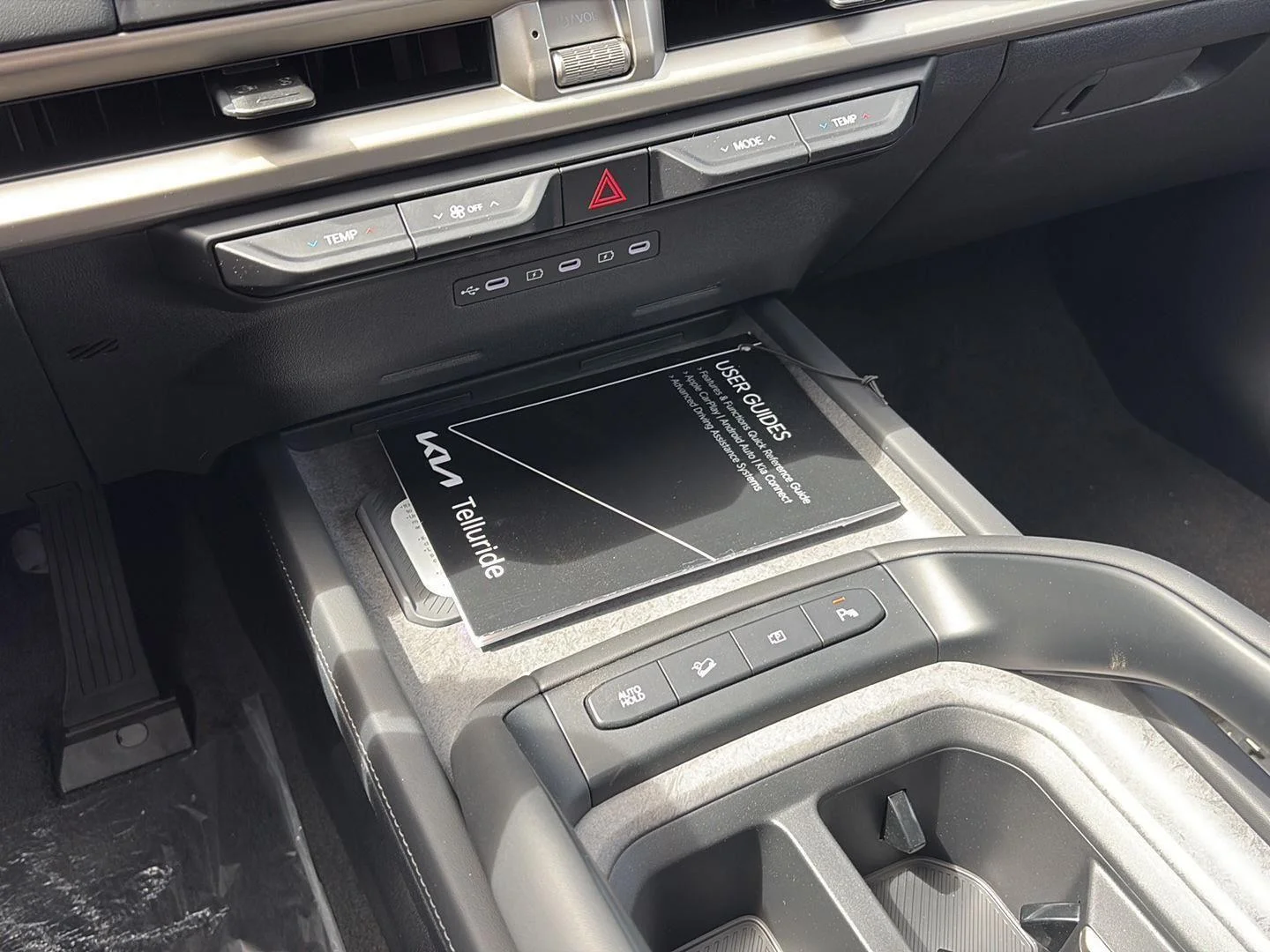 New 2027 Ivory Silver Kia S image 15