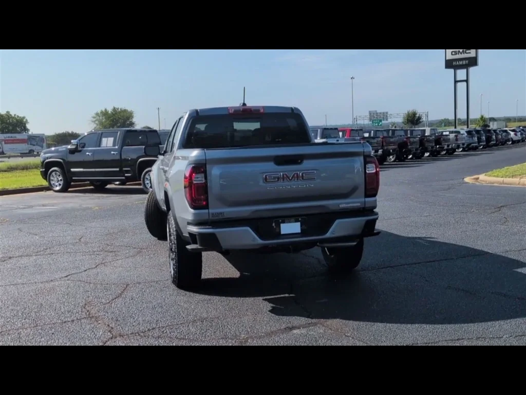 New 2026 Sterling Metallic GMC Elevation image 31
