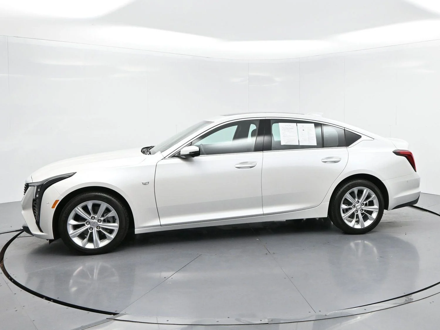 Used 2025 Crystal White Tricoat Cadillac Premium Luxury image 4
