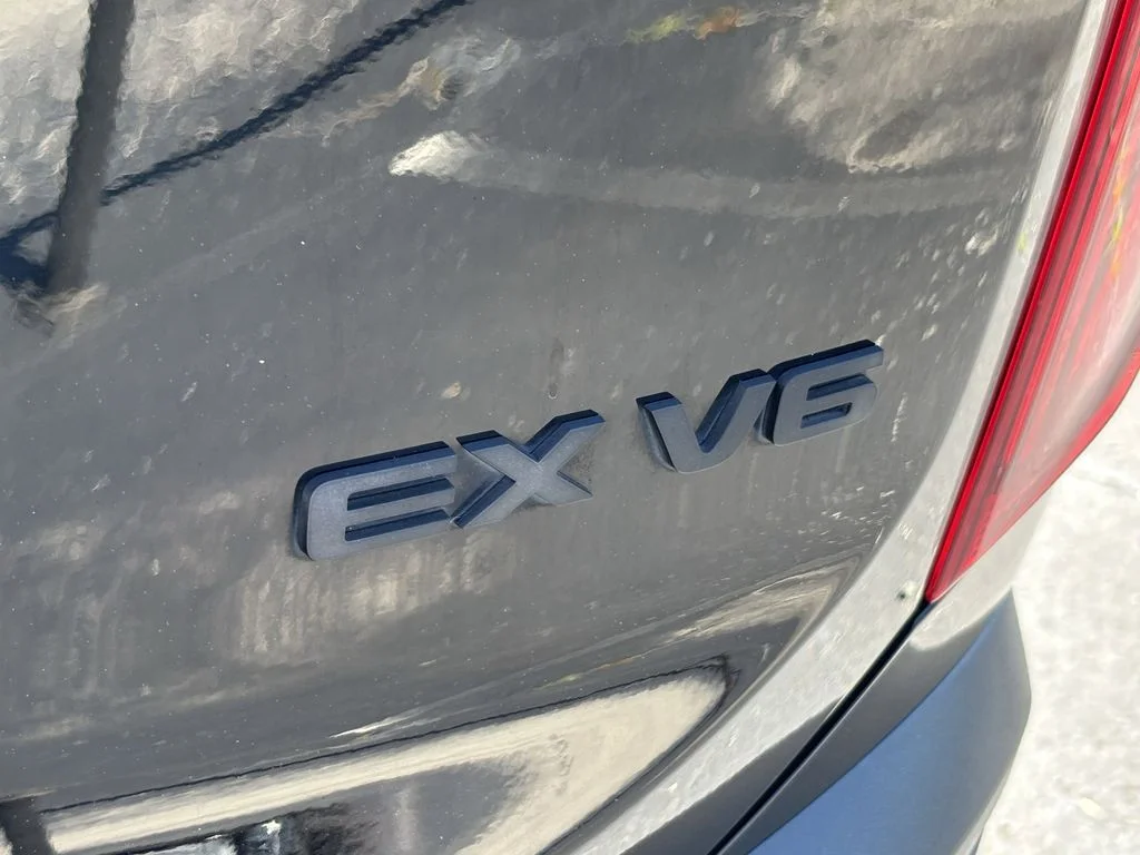 Used 2021 Black Kia EX image 36