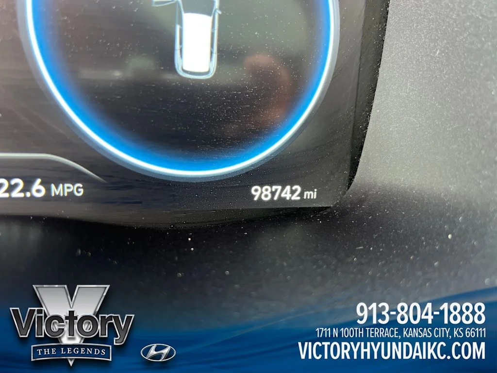 Used 2022 Red Hyundai Calligraphy image 16