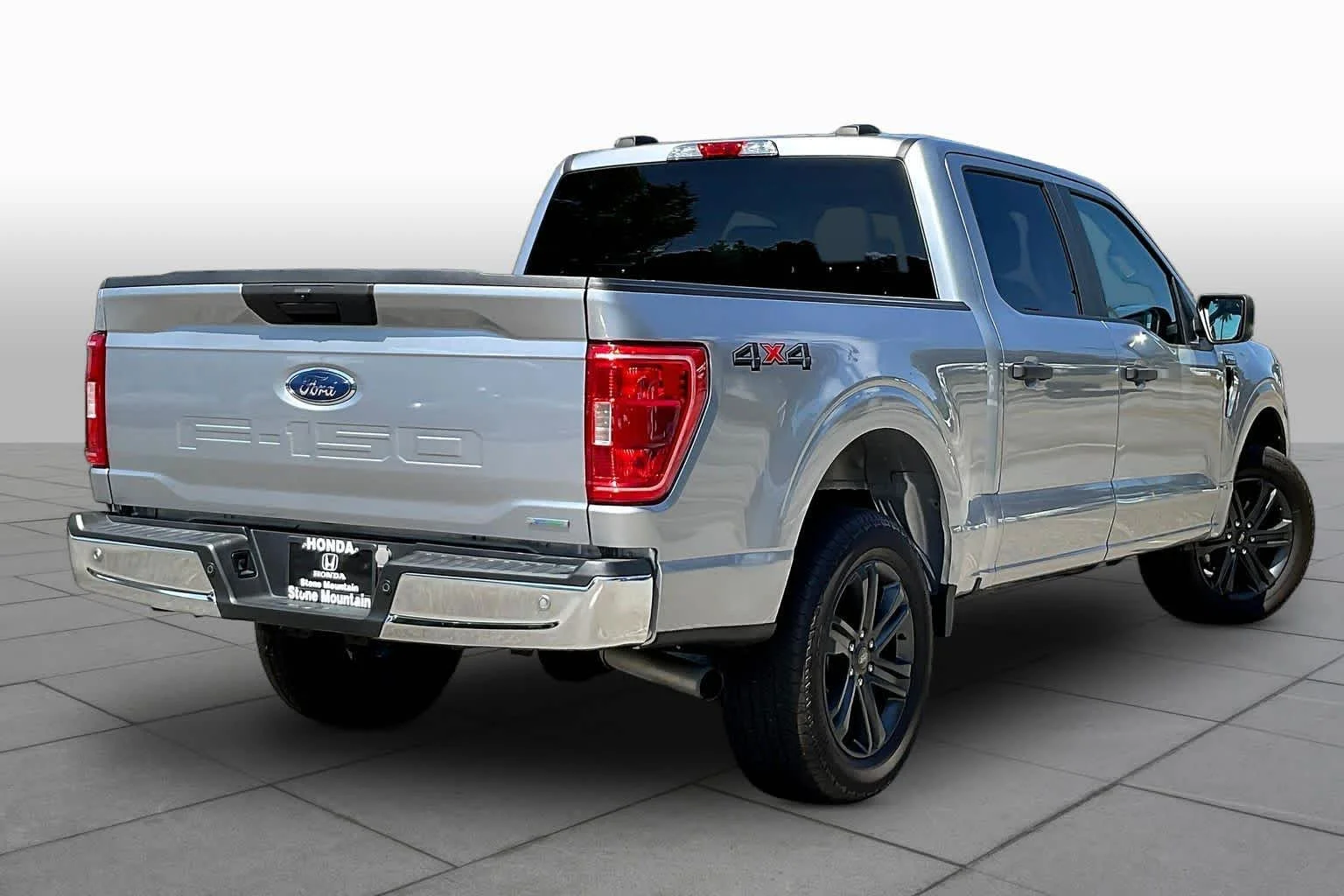 Used 2023 Iconic Silver Metallic Ford XLT image 25